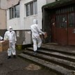 Członkowie jednej z komisji wyborczych odbierający głosy w miejscu zamieszkania wyborców