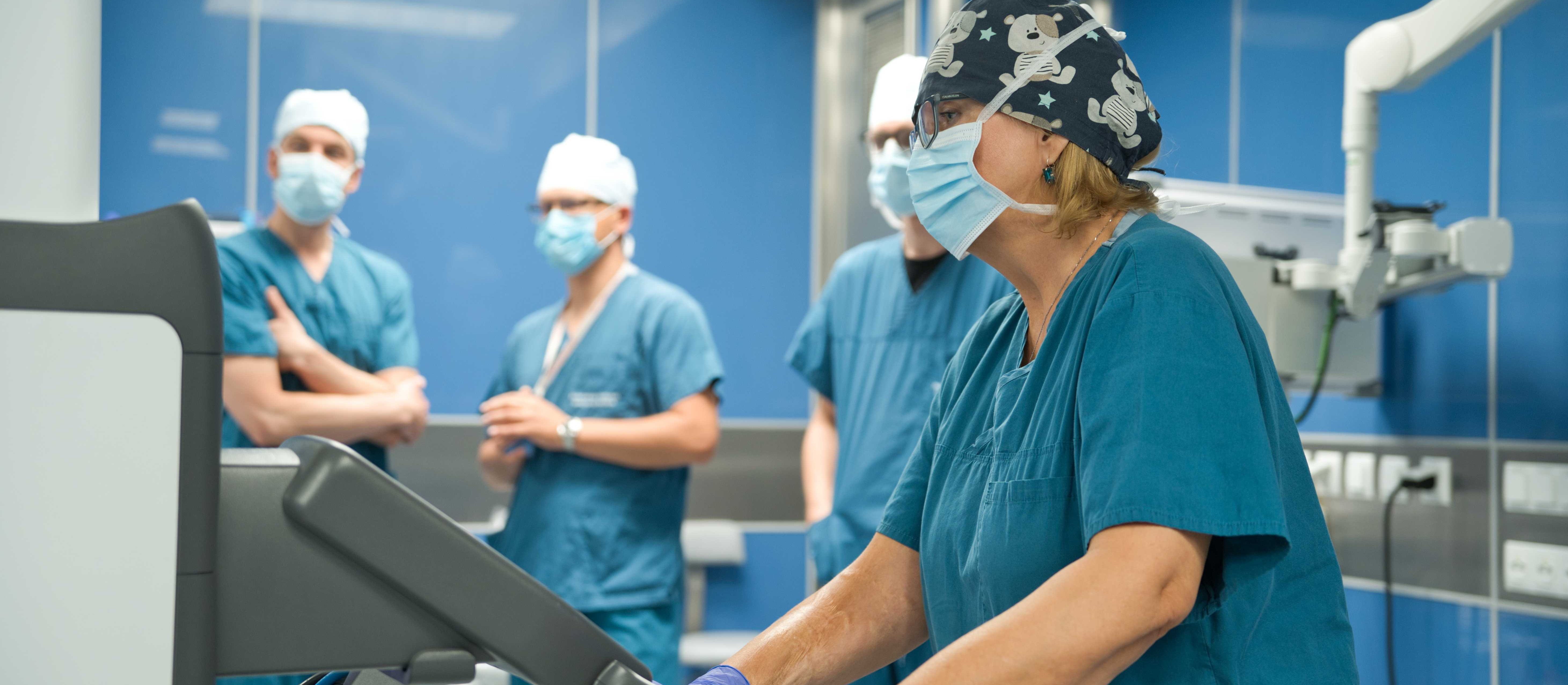 Robot usunął pęcherz moczowy w szpitalu MSWiA. Jak lekarze korzystają z najnowszych technologii?