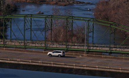 Rzeka Feather w Kalifornii, stanie który jako jedyny nie został dotknięty przez długotrwałą suszę wy