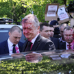 Ambasador Federacji Rosyjskiej w Polsce Siergiej Andriejew oblany czerwoną farbą przez uczestników p