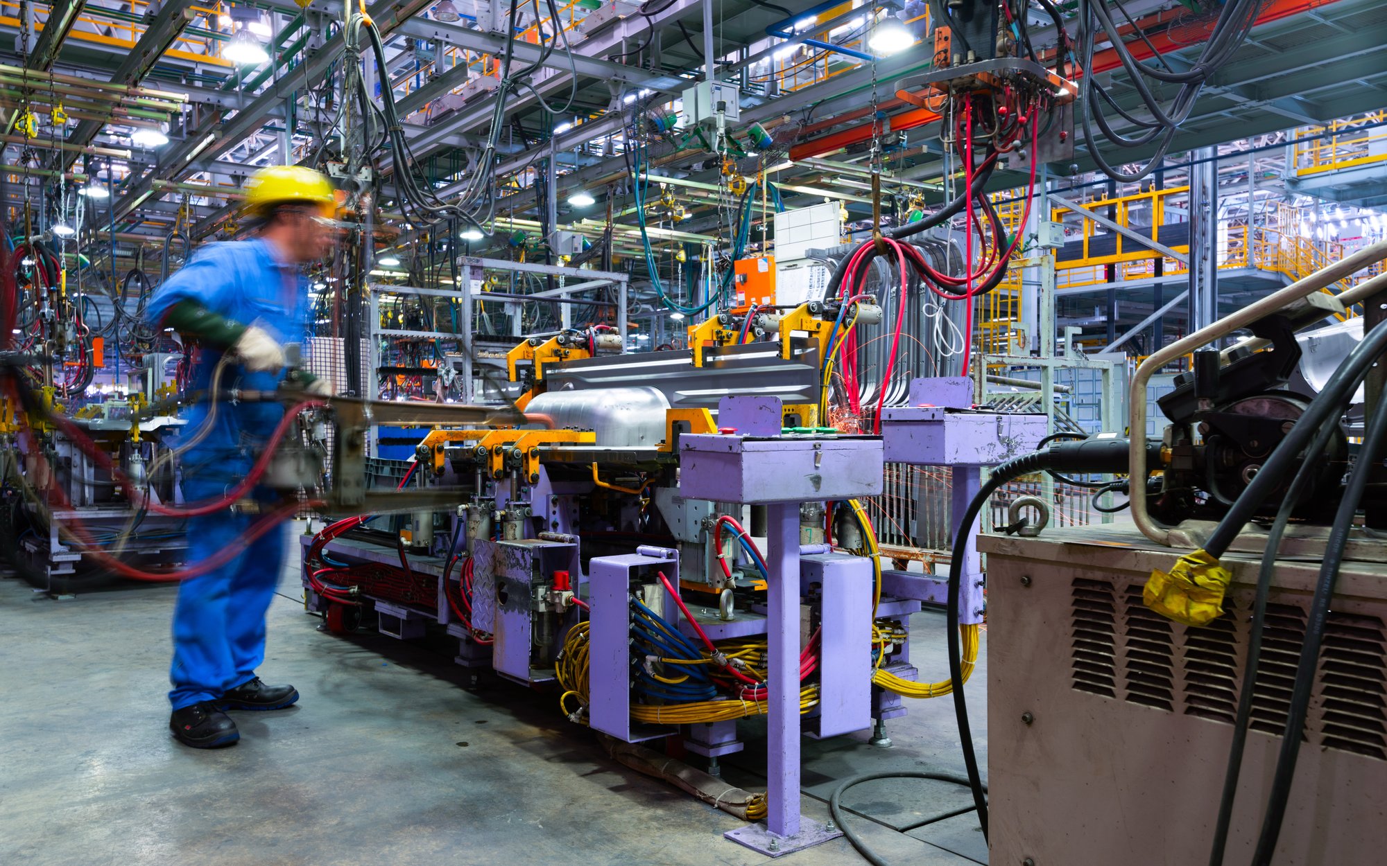 Produkcja przemysłowa nieźle, budownictwo wciąż zmrożone. GUS podał dane za luty