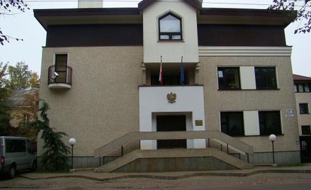 Wiadomo, kto wybił szybę w ambasadzie Polski na Litwie