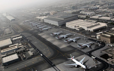 Wolontariusze testują lotnisko w Dubaju