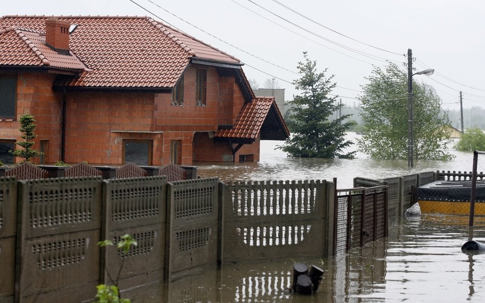 Dom na brzegu ryzyka. Dlaczego buduje się na terenach zalewowych?