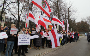 Protest pod ambasadą Rosji w Warszawie
