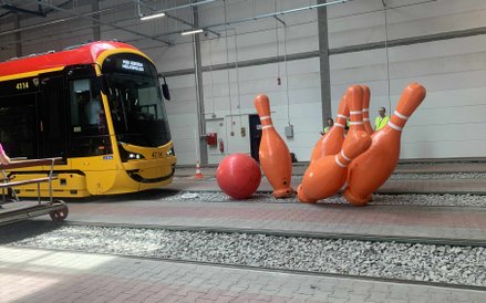 Jedna z najbardziej widowiskowych konkurencji. Ogromna czerwona kula i gigantyczne kręgle czekają na