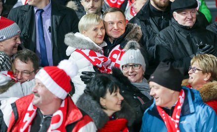 Andrzej Duda z pierwszą damą na zawodach Pucharu Świata w skokach narciarskich