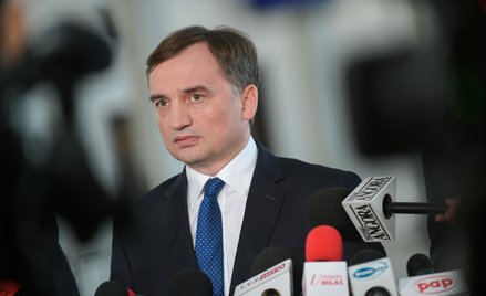 Zbigniew Ziobro zgłaszający w środę projektu ustawy „cofającej likwidację polskiego górnictwa”