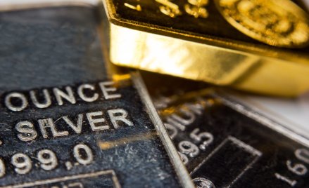 Złoto już powyżej 5500 dolarów, a srebro po 120 dolarów za uncję