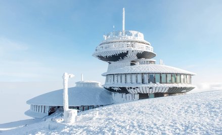 Znajdujące się na wysokości 1602 metrów n.p.m. Wysokogórskie Obserwatorium Meteorologiczne im. Tadeu