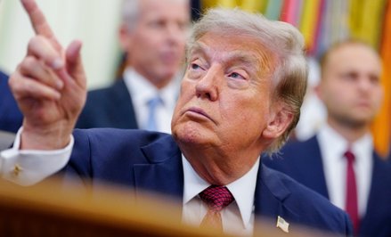 Apele szefów gigantów AI o spowolnienie prac nad tą technologią mocno zdenerwowały Donalda Trumpa