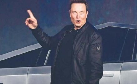 Notowania Tesli, założonej i kierowanej przez Elona Muska, w kilka dni spadły o jedną czwartą. Mimo 