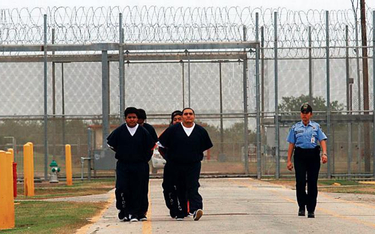 Port Isabel w Teksasie. W amerykańskich więzieniach niepotrzebnie siedzi trzy tysiące więźniów