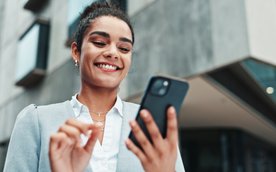 Badania rynku turystycznego pokazują, że aplikacje turystyczne, w tym przewodniki miejskie, są używa