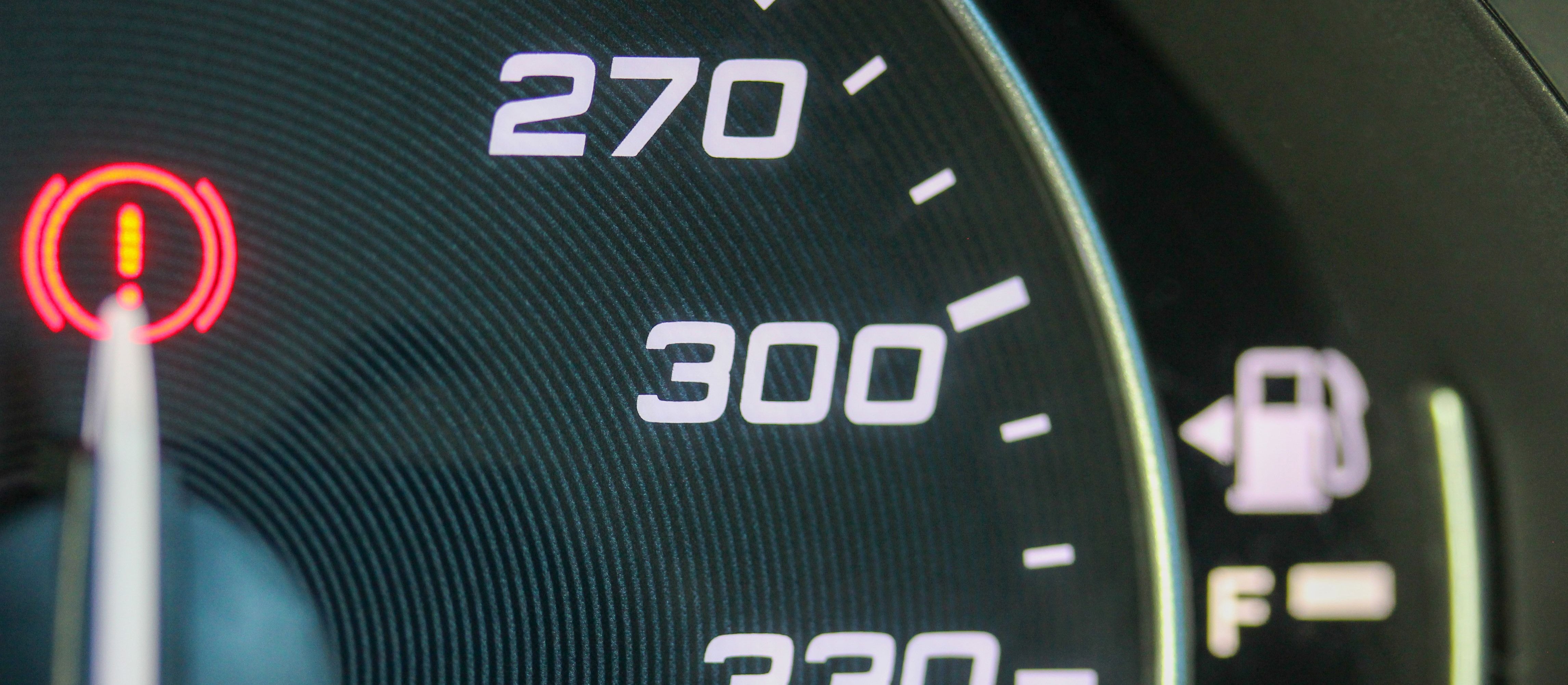 300 km/h po mieście, bez prawa jazdy. niedługo wyrok ws. dwóch kierowców