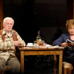 Marian Kociniak i Magdalena Zawadzka w spektaklu "Gotowane głowy" w Teatrze Capitol