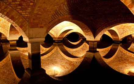 Filtry Warszawskie przy ul. Koszykowej 81 w Warszawie. Hala Filtrów Powolnych