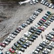 Widok z drona na zapełniony parking w Zakopanem