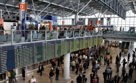 Woda na warszawskim lotnisku ma być tańsza