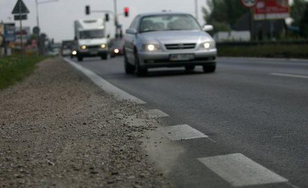 Za pas drogowy trzeba pobrać opłatę