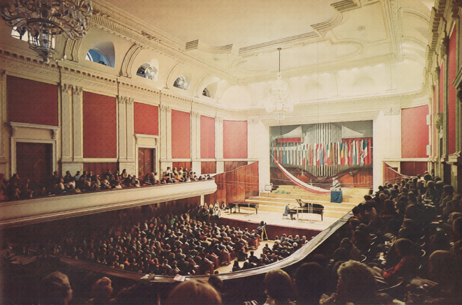 Zalecono więc, z racji doskonałej akustyki odtworzenie dawnej Sali Koncertowej w pierwotnym kształci