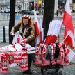 Stoisko z materiałami patriotycznymi w Warszawie