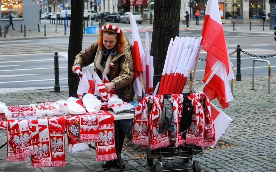Stoisko z materiałami patriotycznymi w Warszawie
