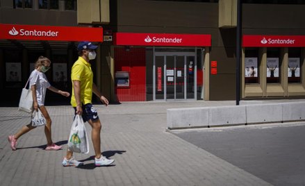 Santander po gigantycznej stracie ma zysk