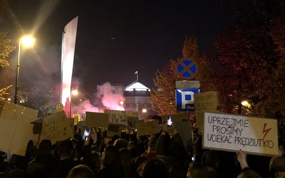 Elity i zagrożona tożsamość kulturowa