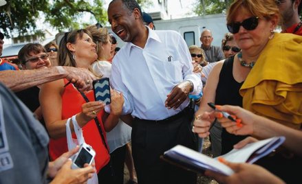 Ben Carson na spotkaniu w Mount Pleasant w Karolinie Południowej. Czym zdołał podbić tysiące republi