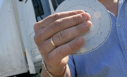 Tarcza tachografu zastąpi papierową ewidencję czasu