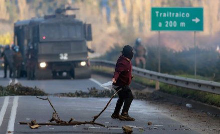 Na zdjęciu: protest Mapuczów domagających się uwolnienia duchowego przywódcy, skazanego za zabicie w