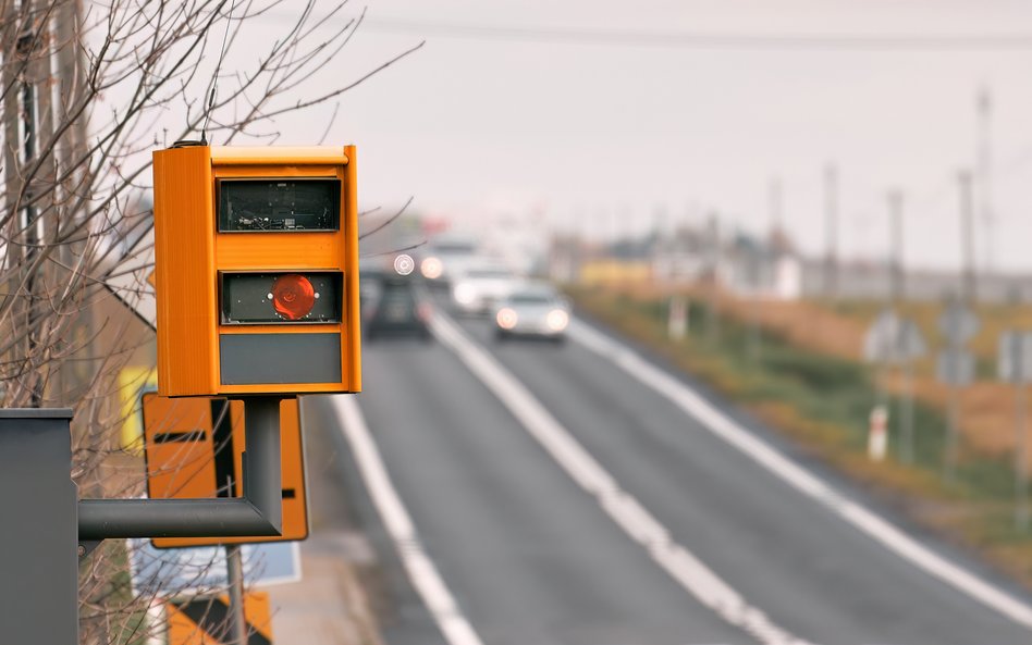Kwestia dopuszczalnego przekroczenia prędkości, które nie skutkuje zarejestrowaniem wykroczenia prze
