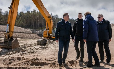 Kąty Rybackie, wizyta premiera Mateusza Morawieckiego oraz prezydenta Andrzeja Dudy na budowie kanał