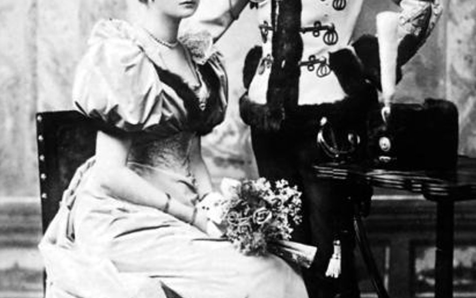 Oficjalne zdjęcie carewicza Mikołaja i księżniczki heskiej Alicji po ogłoszeniu ich zaręczyn. Po ślu