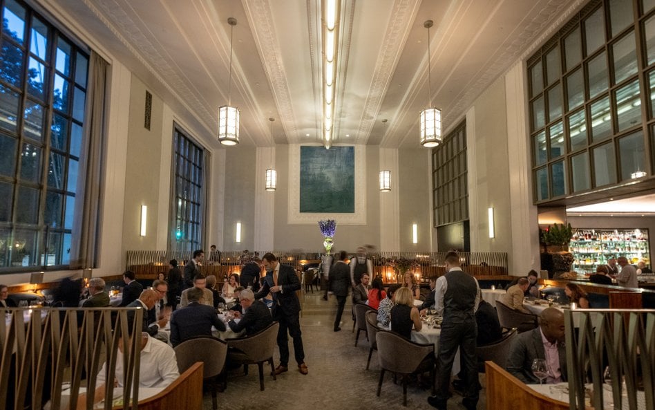 Restauracja Eleven Madison Park of 2021 roku oferowała wyłącznie dania wegańskie.