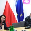 Przewodniczący sejmowej Komisji Sprawiedliwości i Praw Człowieka Marek Ast (P) oraz posłanka Koalicj