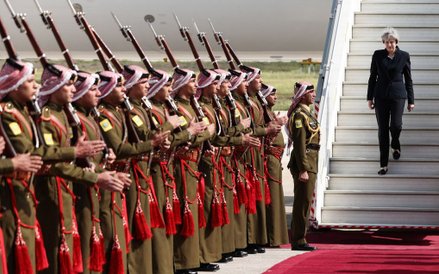 Premier Wielkiej Brytanii Theresa May po przybyciu do Ammanu w Jordanii 3 kwietnia 2017 roku.