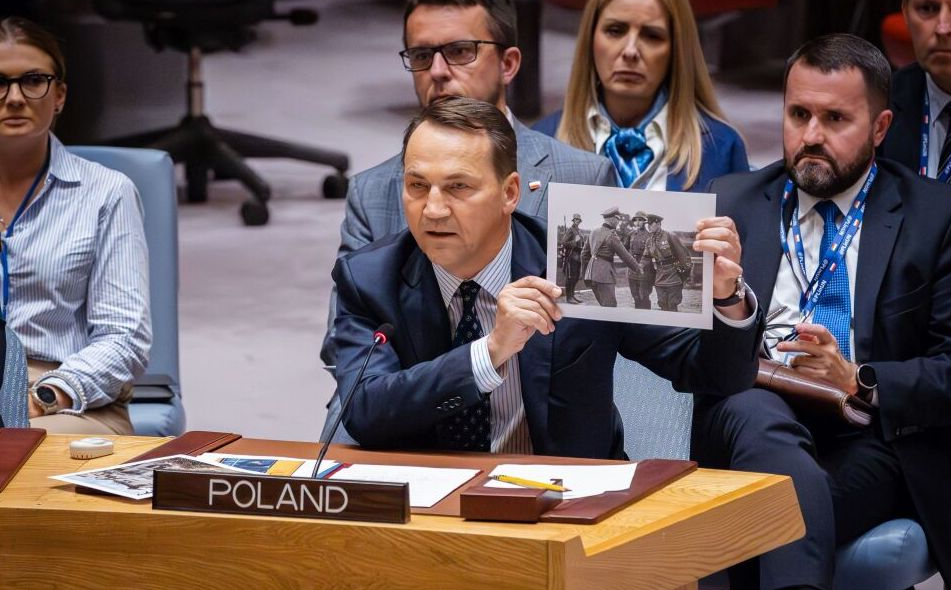 Radosław Sikorski at the UN: Why is comparing Putin to Hitler risky?