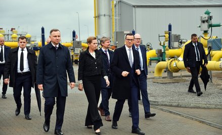 Prezydent RP Andrzej Duda (L), premier Danii Mette Frederiksen (C) i premier RP Mateusz Morawiecki (