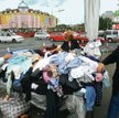 Zawartość?kraciastych toreb, zwykle kojarzonych z siermiężnymi początkami polskiego wolnego rynku, n