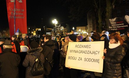 W Słupsku odmówili różaniec w intencji Biedronia