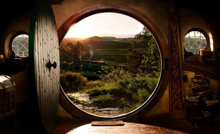 „Hobbit. Niezwykła podróż” to znakomite kino fantasy, choć towarzysząca mu marketingowa otoczka wypa