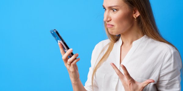 Koniec z pułapką jednego kliknięcia. Klienci T-Mobile dostaną 500 zł zwrotu