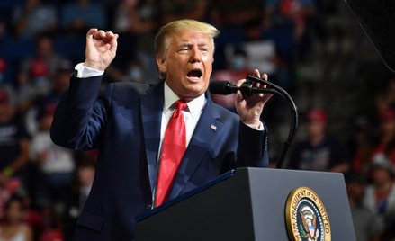 Trump zawiesza wydawanie wiz dla pracowników z zagranicy