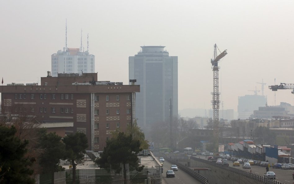 Smog w Iranie. Szkoły w Teheranie zamknięte