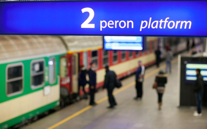 Warszawa: Zatrzymanie pociągu. "Złe samopoczucie pasażerów"