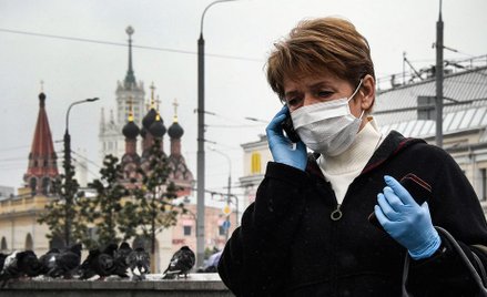 Ekspert: Najrozsądniej nosić maseczki do szczepień na koronawirusa