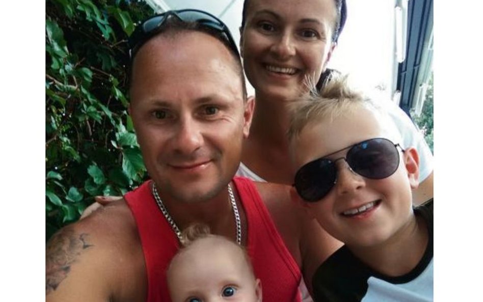 Brytyjska opieka społeczna odebrała Agnieszce i Wojciechowi Mroczkowskim dzieci: Kacpra i Biankę, po