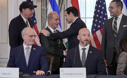 Sekretarz stanu USA Rubio, doradca Departamentu Stanu Holler, ambasador Izraela w USA Leiter i ambas